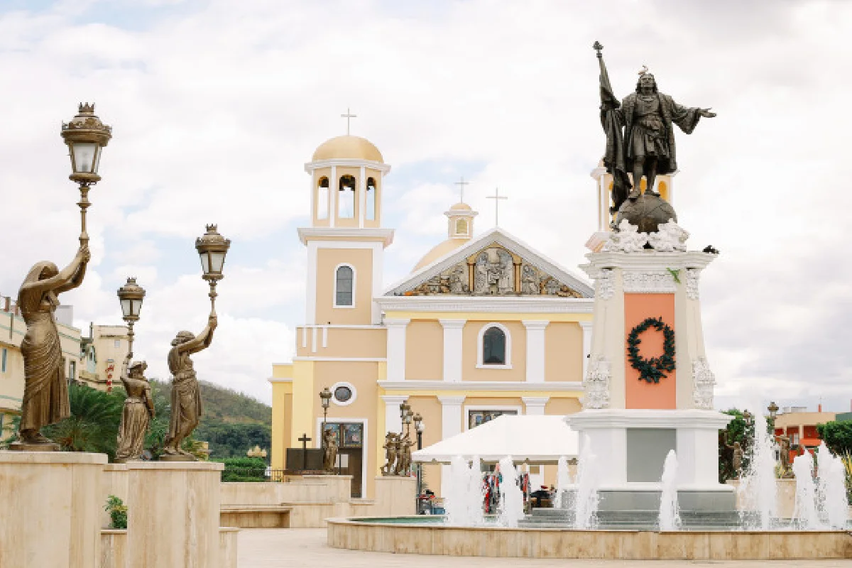Plaza de Col&oacute;n Mayag&uuml;ez Puerto Rico